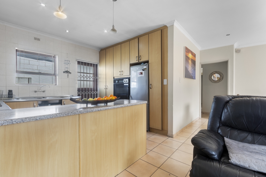 3 Bedroom Property for Sale in Wellway Park East Western Cape